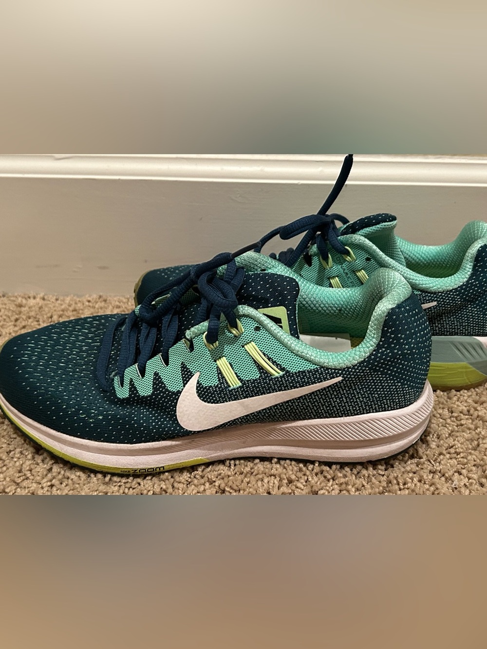 Nike Zoom Structure Women’s Tennis Shoes 9.5 EUC